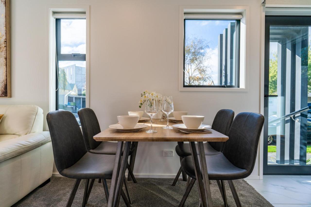 크라이스트처치 King Bed On Hagley Park Corner In The Cbd 아파트 외부 사진